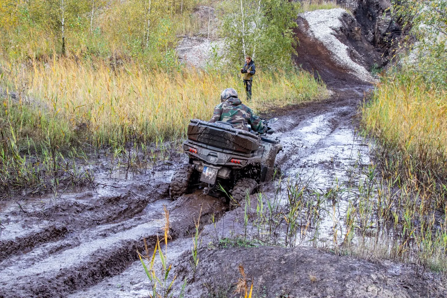 Quadfactory Beitler, Herbstevent 2023 Teil 1, Quad im schlammigen Wasser