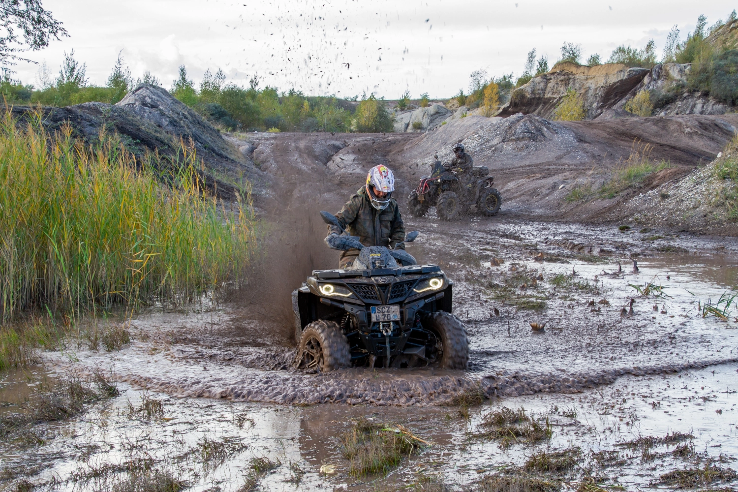 Quadfactory Beitler, Herbstevent 2023 Teil 2, Quadfahrrad im schlammigen Wasser