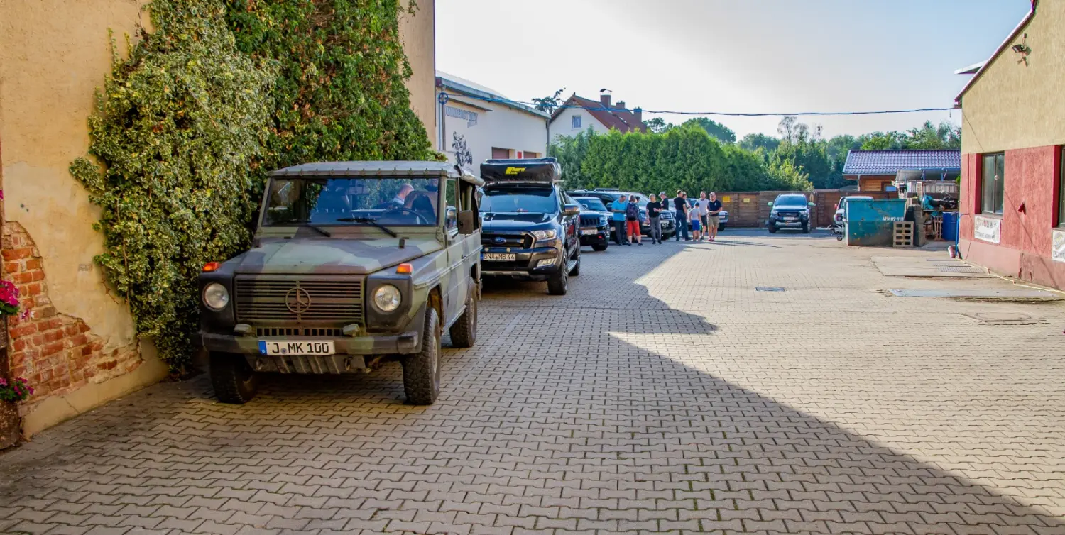 Quadfactory Beitler, Fahrzeuge auf Nebenstraße